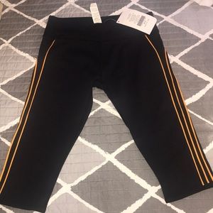 Fabletics Capri Pants XS/4